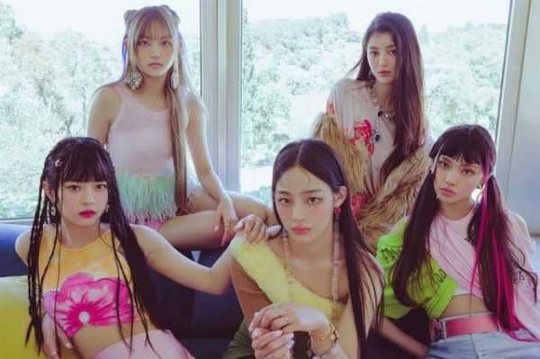 8 debut songs topped the entire digital music chart / Newjeans